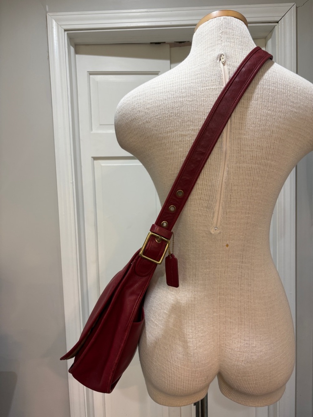 Coach Legacy Crescent bag model 9718 deep red vintage - Picture 5 of 16